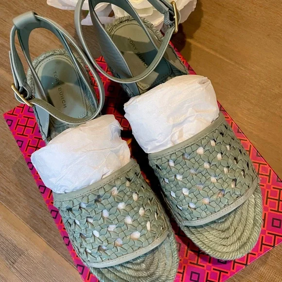 Tory Burch Sandals - Picture 5 of 8